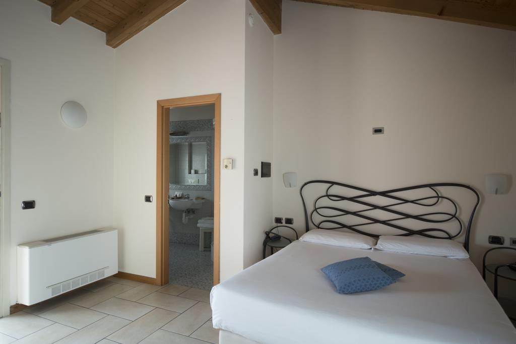 Hotel Villa Colico Exterior photo