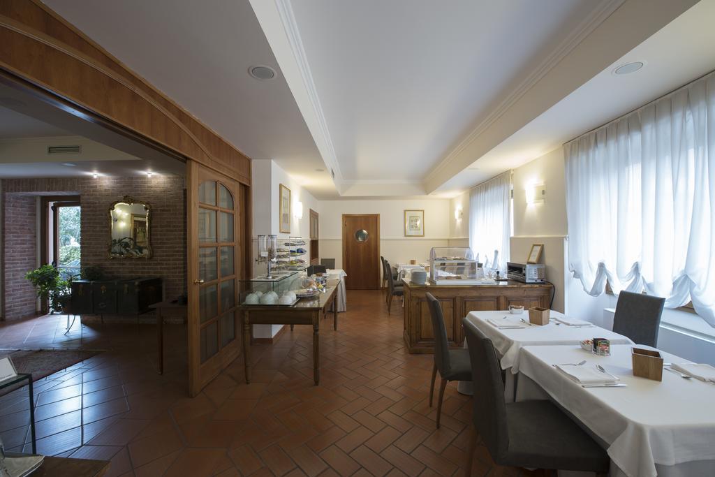 Hotel Villa Colico Exterior photo